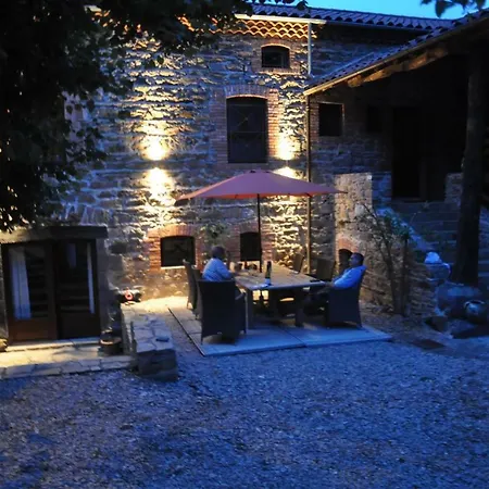 Les 5 Noyers Saint-Ilpize