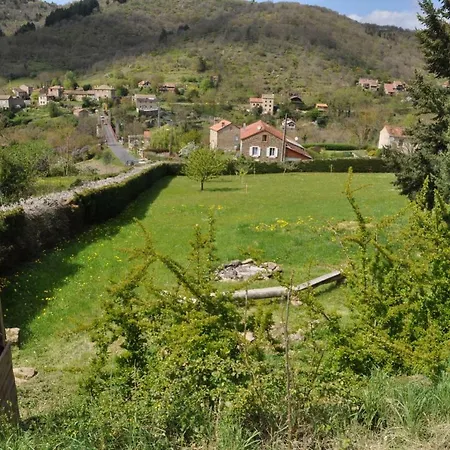 Les 5 Noyers Pensión Saint-Ilpize